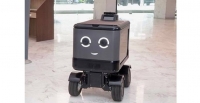 Le ministre Djibril Ouattara r�ceptionne le robot KAYOD