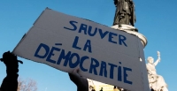 Pour sauver la d�mocratie, luttons contre les in�galit�